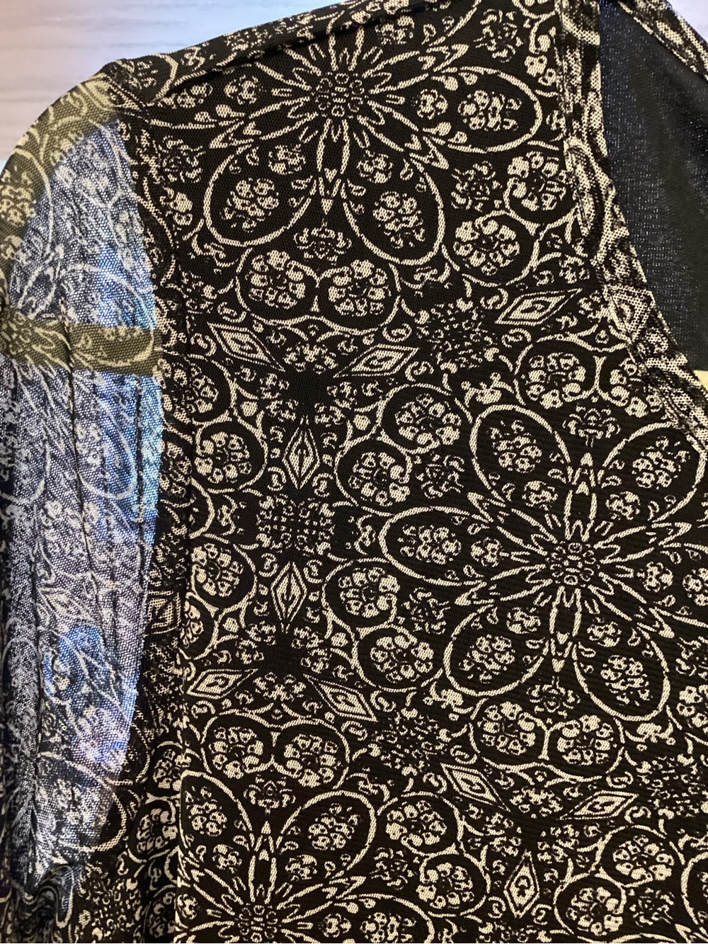 Lot two Black and White Blouses - Picture 11 of 16